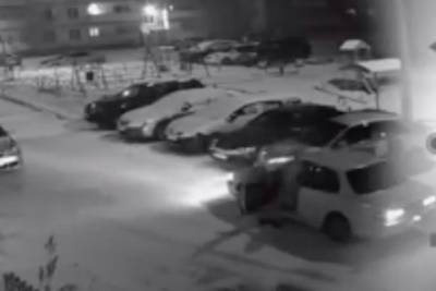 Жители Улан-Удэ сами нашли машину, которая врезалась в их авто и скрылась