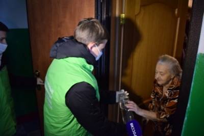 В Иванове волонтеры разносят святую воду тем, кто сидит на самоизоляции