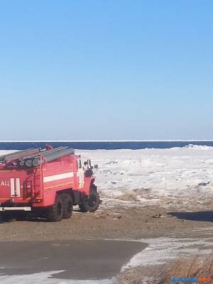 В Макаровском районе в море унесло льдину с рыбаками