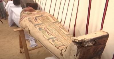 В Египте нашли 54 древних саркофага, погребальный храм и древние игры