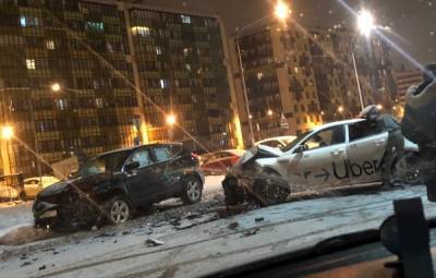 Такси и каршеринг встретились в ДТП в Кудрово