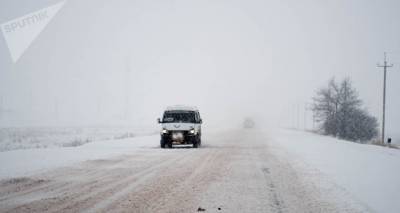 Гололед и снег: в Армении есть закрытые дороги, на Ларсе - огромная пробка