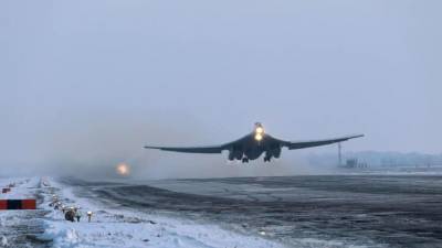 Два Ту-160 выполнили 14-часовой полет над Арктикой