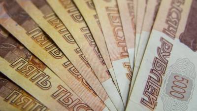 Почти две трети россиян недовольны своей зарплатой