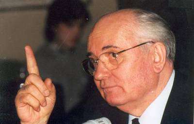 Горбачёв считает, что продлить Договор СНВ-3 необходимо и реально