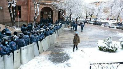 Суровая зима «заморозила» политический кризис в Армении