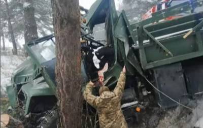 На Львовщине пострадали 13 военных в ДТП