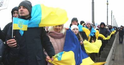 Смертность почти вдвое превышает рождаемость: в Госстате подсчитали население Украины