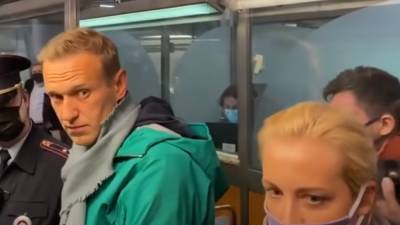 Суд принял решение о переносе заседания по делу Навального о клевете