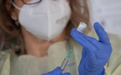 Минздрав меняет процедуру записи на вакцину