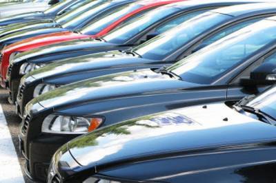Автопроизводители в ЕС в 2020 году продали почти на четверть меньше машин через COVID-2019