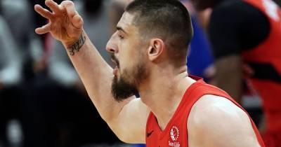 Звездного украинского баскетболиста посреди сезона выгнали из клуба НБА