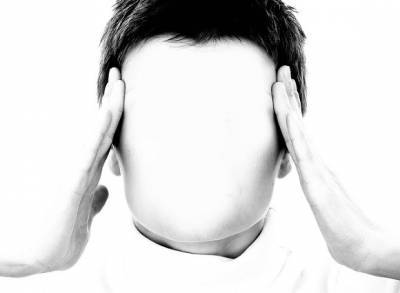 Невролог перечислил признаки опасной головной боли