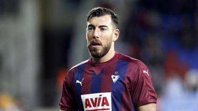 Двух испанских футболистов осудили за слив интимного видео в Сеть