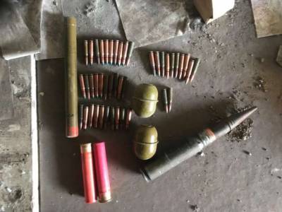 Редкую сигнальную мину нашли в схроне боеприпасов на Донбассе