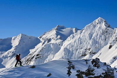 Турист умер в горах при загадочных обстоятельствах и превратился в лед