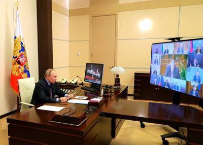 Путин в шутку поинтересовался у министров, все ли здоровы после крещенских купаний