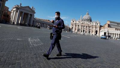 В Ватикане бездомным начали делать прививки от COVID-19