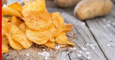 Названы семь причин, по которым поедание чипсов может убить человека