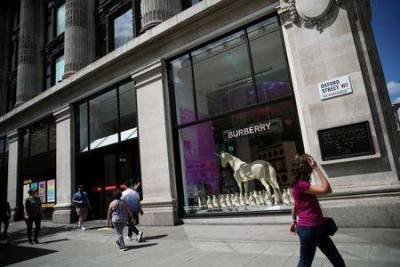 Продажи Burberry снизились на 9% в 3 квартале из-за закрытия магазинов