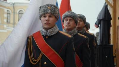 В Петропавловской крепости прошел плац-концерт, посвященный 60-летию роты почетного караула ЗВО