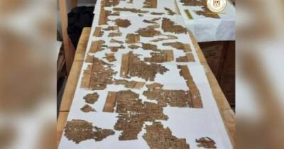 В Египте в одном из захоронений нашли свиток "Книги мертвых", длиной около 4 метров