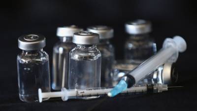 Почему большинство украинцев против вакцинации от COVID-19: социолог назвал 2 фактора