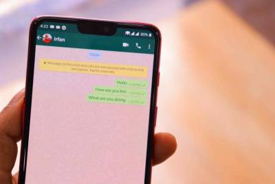 Пользователь обнаружил номера телефонов и сообщения WhatsApp в поиске Google