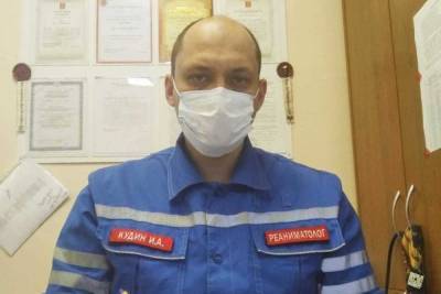Врач Тверской областной больницы призывает сделать прививку от коронавируса