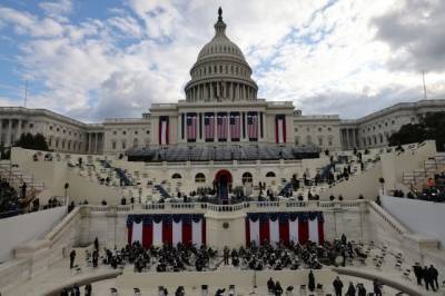 Дональд Трамп - Камала Харрис - Меланья Трамп - Джо Байден - Байден прибыл в Капитолий на церемонию инаугурации - aif.ru - США - Вашингтон