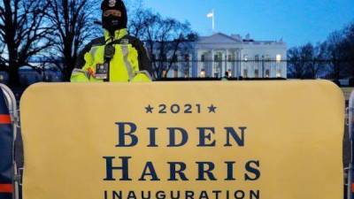 Инаугурация 46-го президента США Джозефа Байдена: десятки тысяч военных на улицах Вашингтона, трехметровый забор и отсутствие Трампа. ПРЯМОЙ ЭФИР