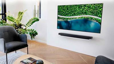 Чому OLED-телевізор – крутий подарунок на Новий рік: переваги, які оцінить кожен