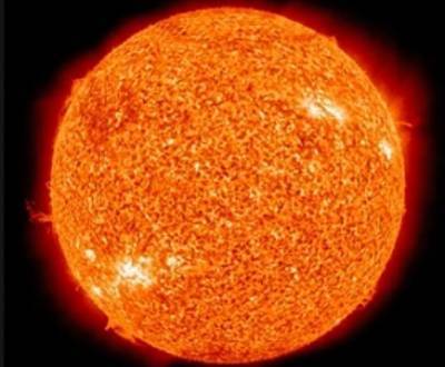 Астрофизики NASA обнаружили «перья» в солнечной короне