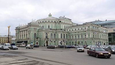 Количество спектаклей в Петербурге сократилось на 42% из-за коронавируса