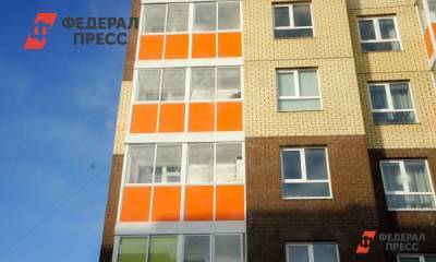 «Невозможно внести диван»: москвичи жалуются на узкие квартиры
