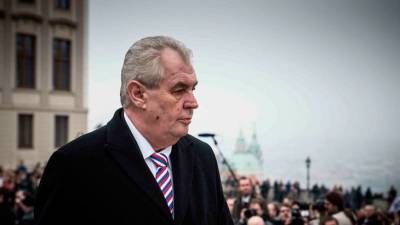 Президент Чехии Милош Земан сделал прививку от коронавируса