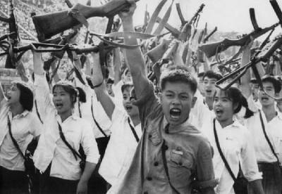 Хунвейбины: что творили «опричники» Мао Цзэдуна