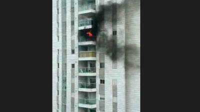 В 28-этажном жилом доме в Ришон ле-Ционе загорелся балкон