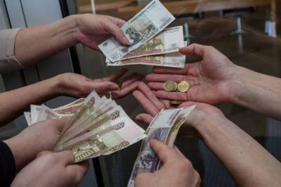 Повысить зарплаты россиян предложили в Госдуме