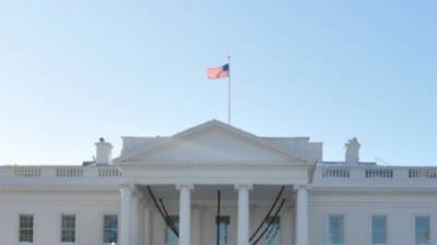 Байден зашел в Белый дом в статусе американского президента