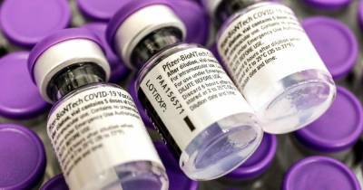 Эксперты назвали отличия трех российских вакцин от коронавируса