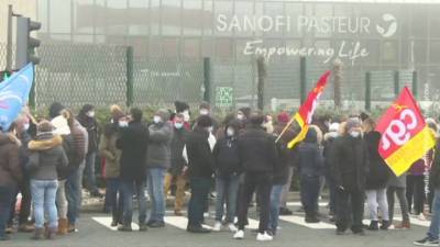 Во Франции сотрудники компании по производству вакцин от COVID-19 вышли на забастовку