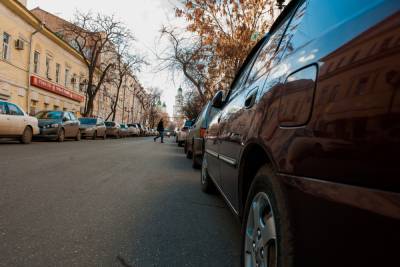 В Астраханской области сразу двое местных жителей пострадали, попав под колеса авто