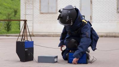 Саперы РФ испытывают новые устройства для поиска взрывоопасных предметов