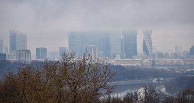 Москвичей предупредили о метели и тумане