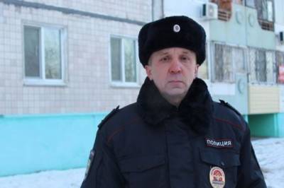 В Хабаровском крае полицейский спас из пожара пенсионерку, детей и собаку
