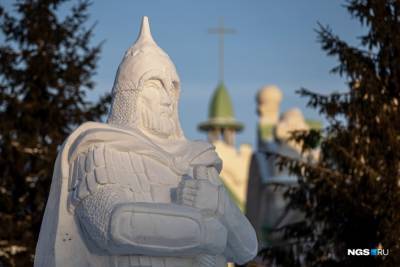 Вандалы разрушили созданную смолянами скульптуру в Новосибирске