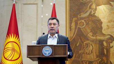 Жапаров официально сложил полномочия премьера Киргизии