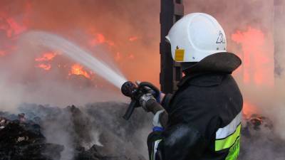 На Тернопольщине горит военный склад: горят отходы автомобильных шин