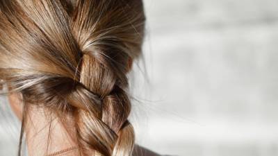 Переболевшие коронавирусом могут начать терять волосы